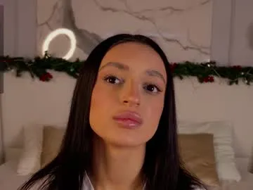Freechat adoracortes on Chaturbate