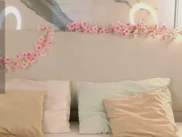 Freechat adoracortes on Chaturbate