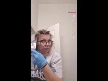 Freechat aliceliddell710 on Chaturbate
