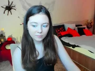 Freechat alluringeyess on Chaturbate