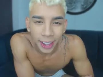Freechat andrew_twink18 on Chaturbate