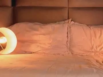 Freechat angelinepossy on Chaturbate