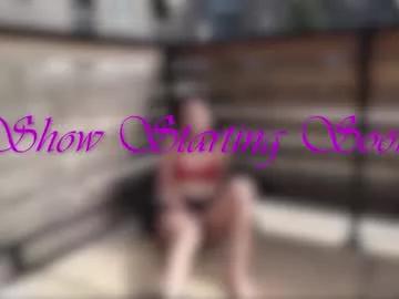 Freechat ari_lovexo on Chaturbate