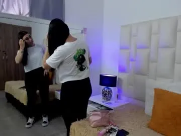 Freechat ariana_rouse_ on Chaturbate