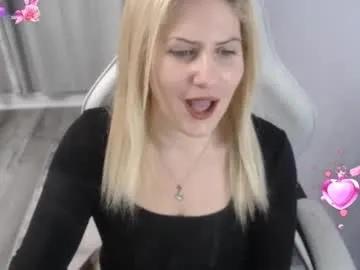 Freechat bellastar84 on Chaturbate