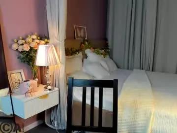 Freechat dearly_emily on Chaturbate