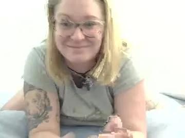 Freechat dixie_comanche on Chaturbate