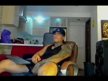 Freechat dominiofit on Chaturbate