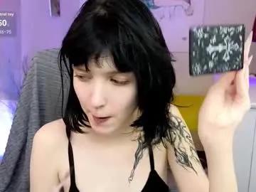 Freechat hazeltompson on Chaturbate