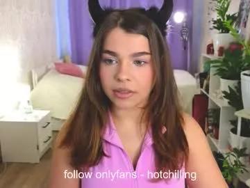 Freechat hot_chill__ on Chaturbate