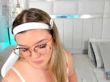 Freechat im_dalhia on Chaturbate