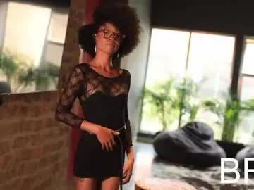 Freechat julianitatoro on Chaturbate