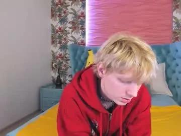 Freechat kevinm1lky on Chaturbate