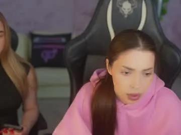 Freechat kira0541 on Chaturbate