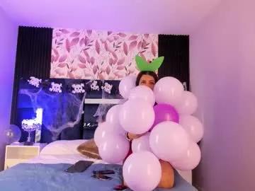 Freechat larabrook on Chaturbate