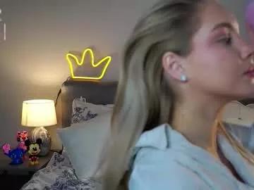 Freechat lipswithsmileonthem on Chaturbate