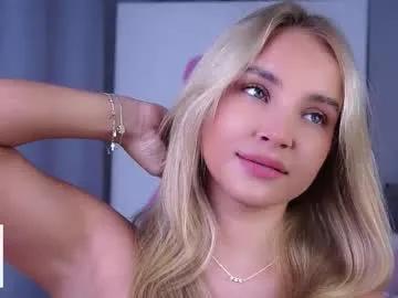 Freechat lipswithsmileonthem on Chaturbate