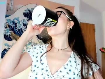 Freechat littlee33 on Chaturbate