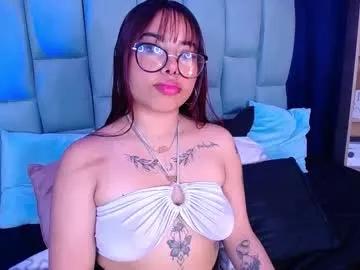 Freechat littlenathy_ on Chaturbate