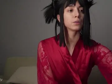 Freechat lizmreow on Chaturbate