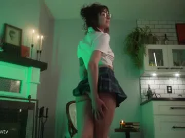 Freechat lizmreow on Chaturbate