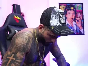 Freechat logan_hugh8 on Chaturbate