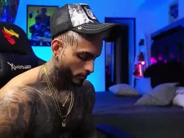 Freechat logan_hugh8 on Chaturbate