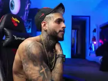 Freechat logan_hugh8 on Chaturbate