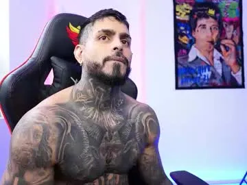 Freechat logan_hugh8 on Chaturbate