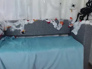 Freechat love_bella_ on Chaturbate