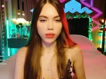 Freechat lucifiella on Chaturbate