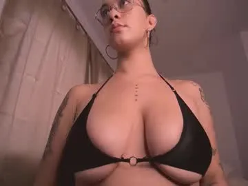 Away mia_millers2311 on Chaturbate