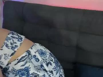 Freechat mialuxx on Chaturbate