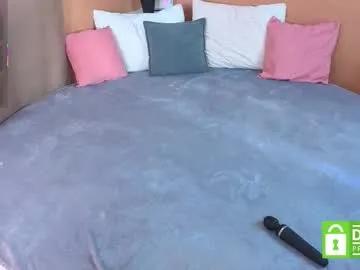 Freechat moontongue on Chaturbate