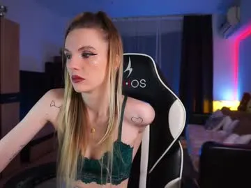 Freechat rosesarered97 on Chaturbate