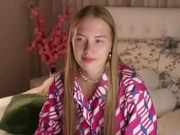 Freechat roxanelan on Chaturbate