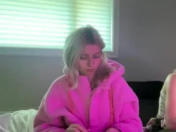 Freechat summerclarke2 on Chaturbate