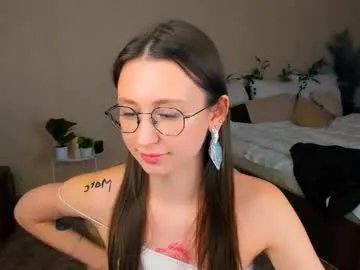 Freechat yourlovelystoryy on Chaturbate