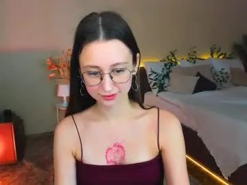 Freechat yourlovelystoryy on Chaturbate