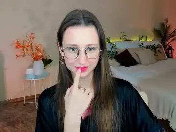 Freechat yourlovelystoryy on Chaturbate