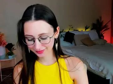 Freechat yourlovelystoryy on Chaturbate