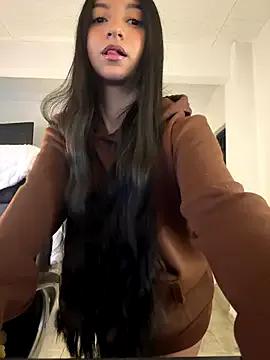 Freechat aly_golden_ on StripChat