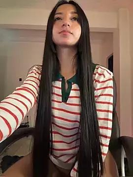 Freechat aly_golden_ on StripChat