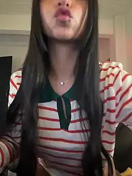 Freechat aly_golden_ on StripChat