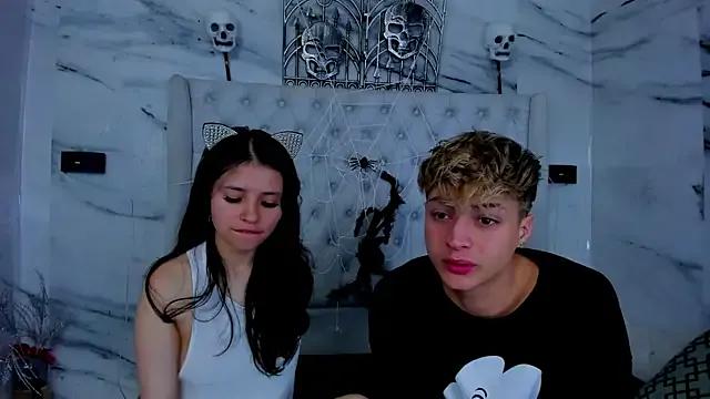 Freechat Ari_and_Storm on StripChat