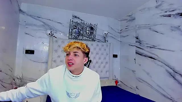 Freechat Ari_and_Storm on StripChat