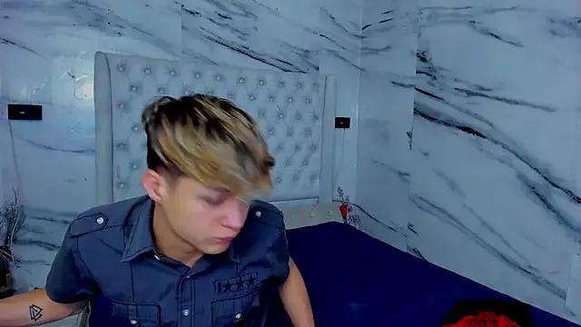 Freechat Ari_and_Storm on StripChat