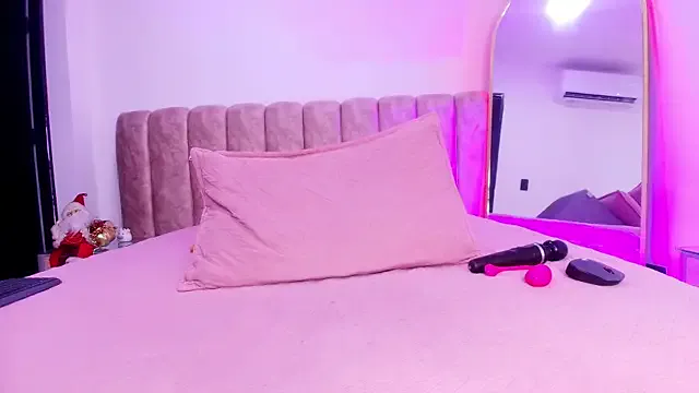 Freechat Auroraa_miller on StripChat