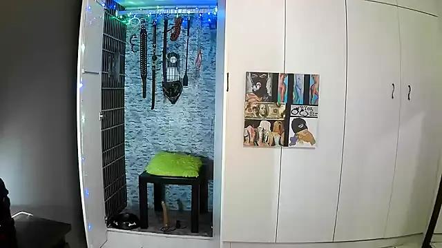 Freechat BaDSubMiss on StripChat