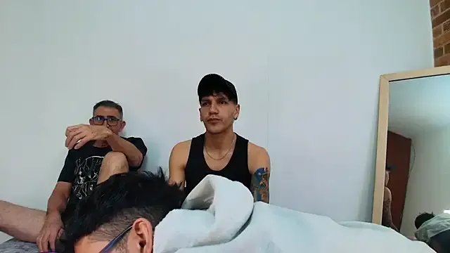 Benjamin_show on StripChat